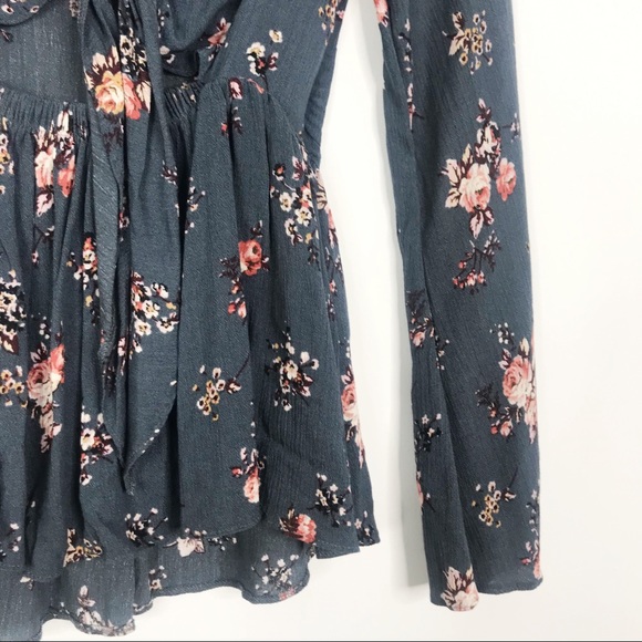 American Eagle Floral Tie Front Long Sleeve Blouse - Picture 3 of 10